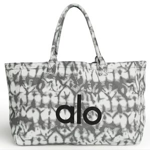 Alo Yoga Iconic Shopper Tote